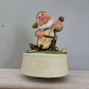 Vintage Schmid Disney Snow White Dwarf Rotating Music Box Collectible